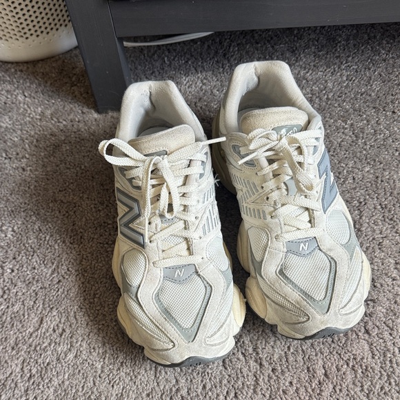 New Balance 9060 - Picture 2 of 4